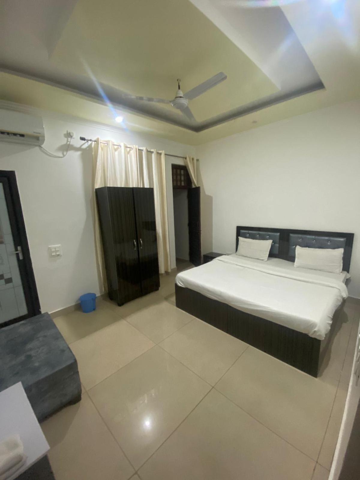 Hotel Paradise Palm Rishīkesh Zimmer foto